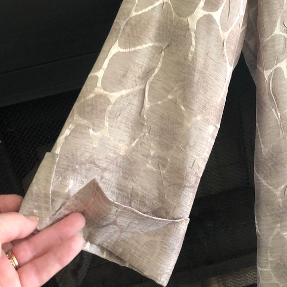 Chico’s Animal Print Light-weight Jacket/Blazer. - Picture 2 of 4